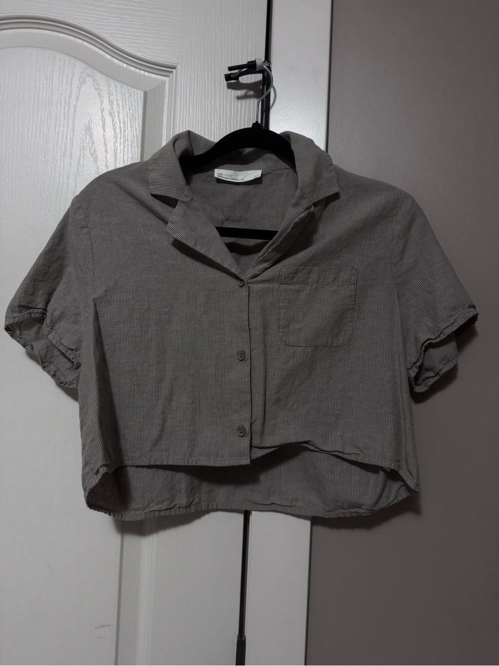 OAK + FORT Cropped Short-Sleeve Button-Down Shirt - Gray